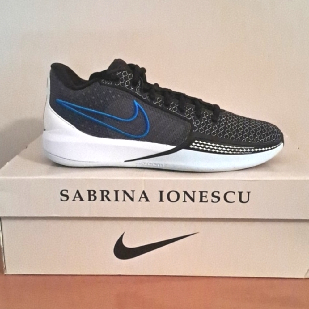 Nike Sabrina 1 Womens Sneakers New With Box Black/ Photo Blue Size 6
